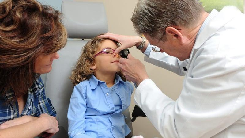 Почему у маленького ребенка воняет изо рта малыша