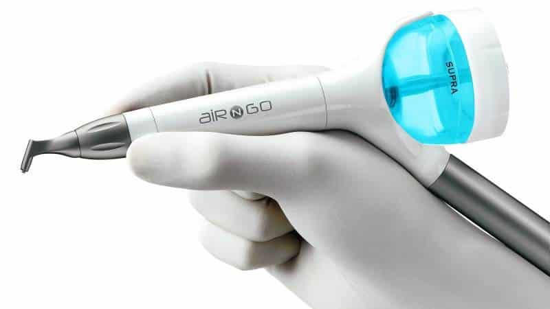 больно ли чистить камни на зубах