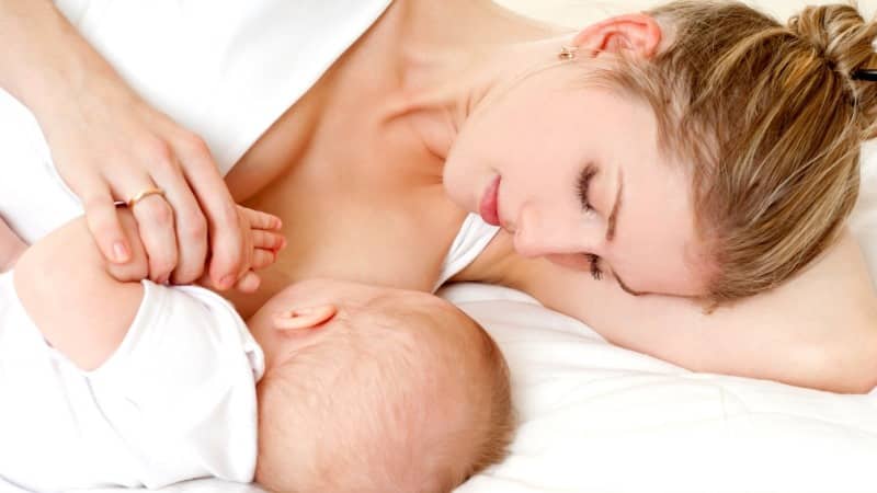 белые язвочки болячки на деснах у ребенка фото лечение