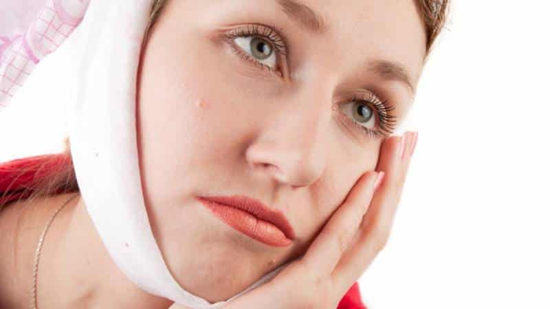 режется зуб мудрости как снять облегчить боль чем полоскать