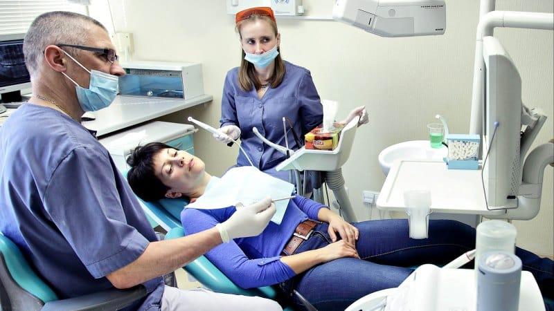 этапы имплантации зуба