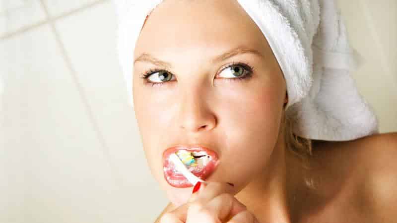 когда менять зубную щетку и почему