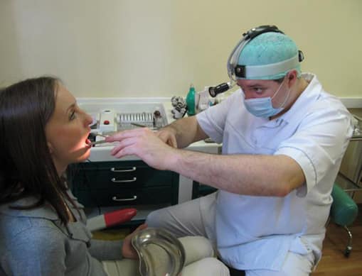 Гной и пробки в гландах причины лечение фото