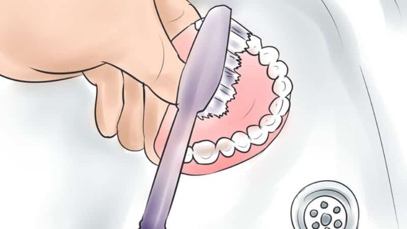 как правильно хранить съемные зубные протезы ночью