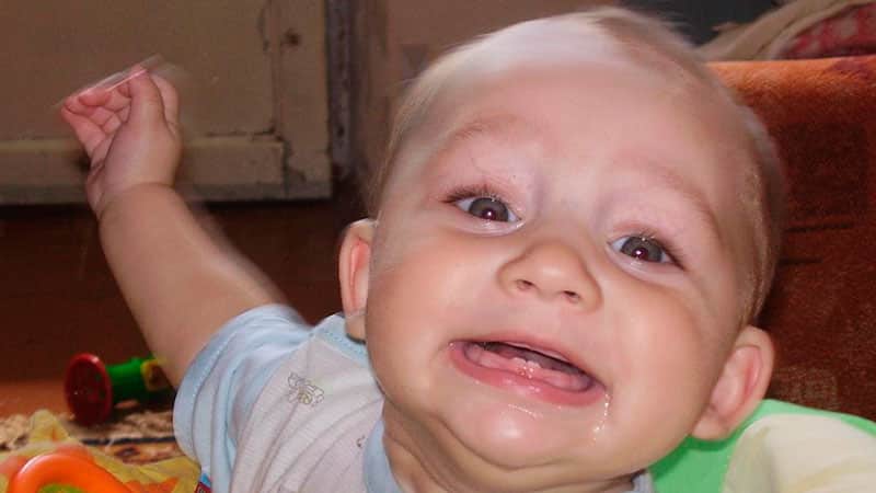 Первые зубки у детей