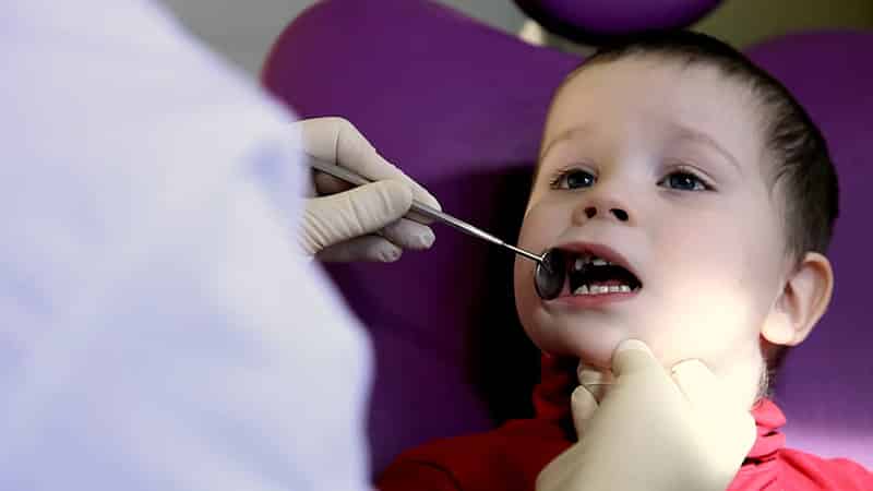 Кривые молочные зубы