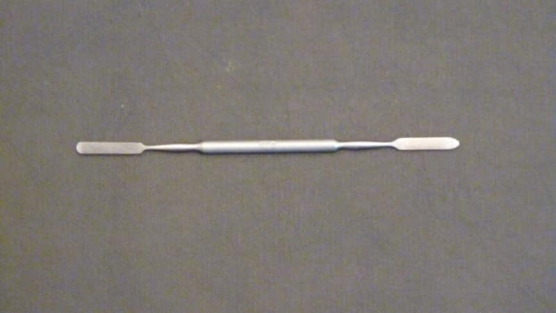 как запломбировать зуб самому