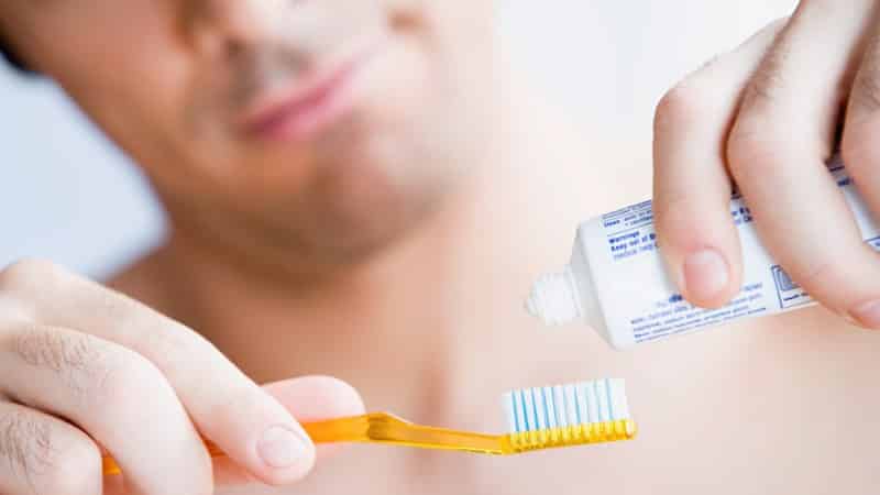 кислый привкус во рту на языке причины кислого