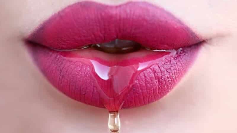 почему во время сна течет слюна