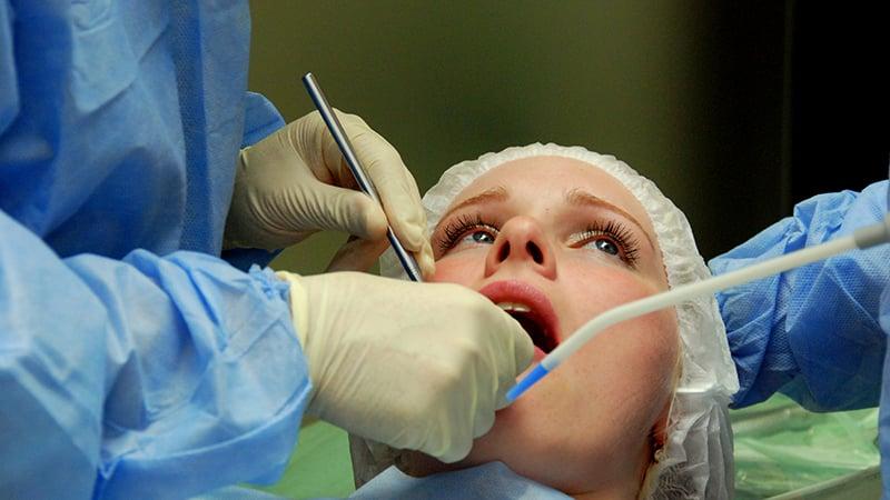 Вздулась десна около зуба