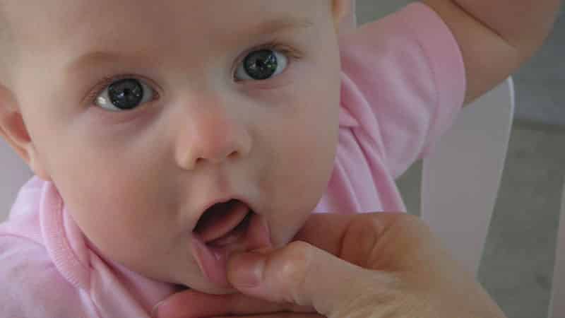 Режутся зубки у детей