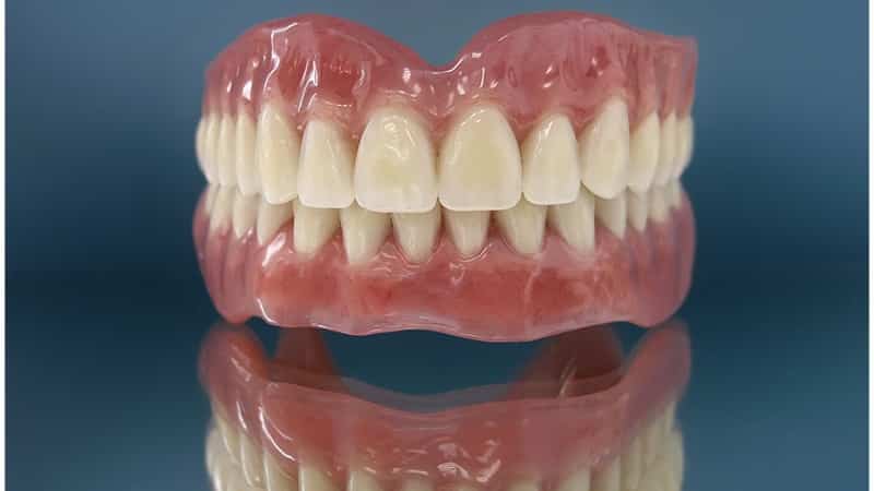 съемные зубные протезы при полном отсутствии зубов без неба