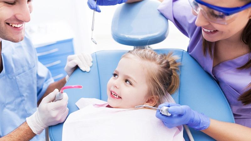 у ребенка потемнел зуб после удара фото