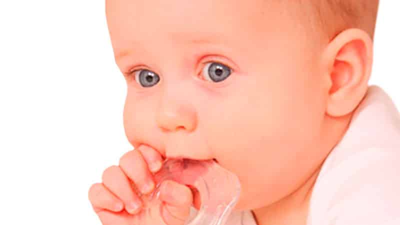во сколько месяцев режутся зубки у малышей