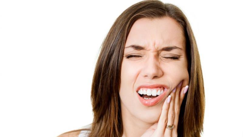 зуб болит от горячего и холодного