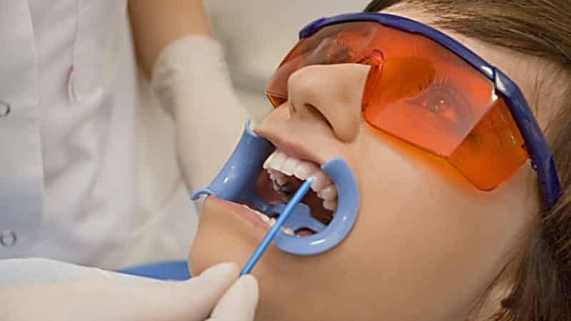 болит зуб от холодного