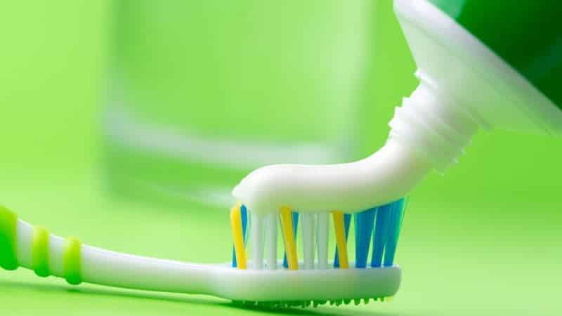 почему зубы реагируют на сладкое